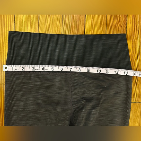 Vuori Lux Rib Studio Leggings HR 25” Quartz Heather Purple Sz Medium - Picture 6 of 8